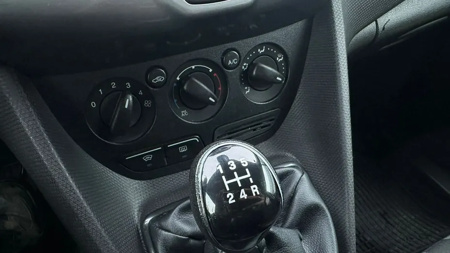 FORD Tourneo Connect -