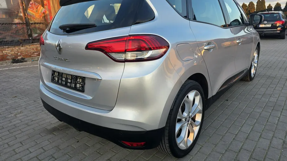 RENAULT Scenic -
