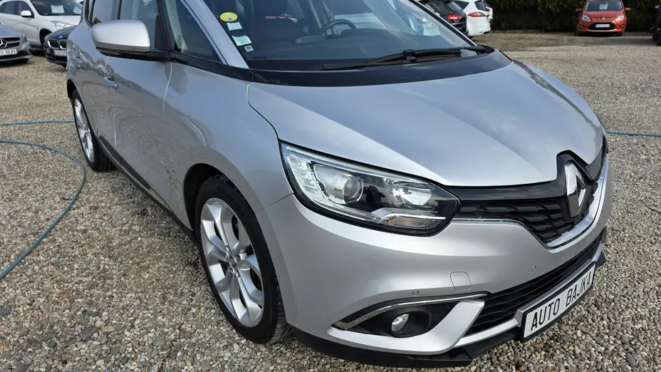 RENAULT Scenic -