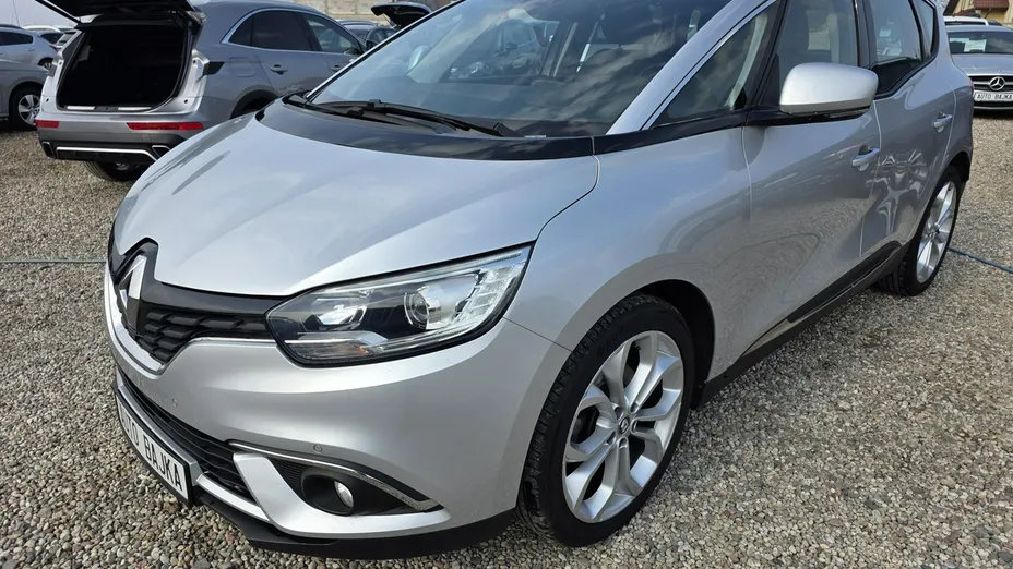 RENAULT Scenic -