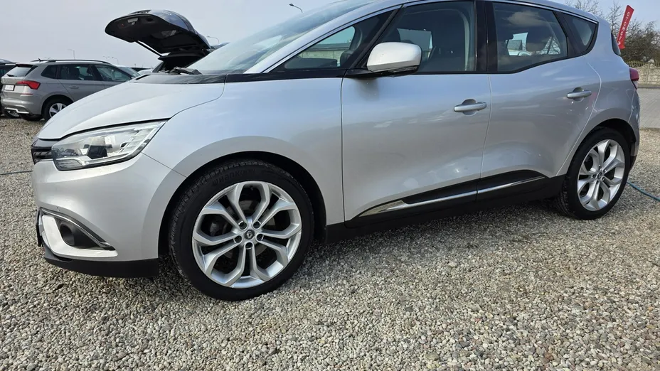 RENAULT Scenic -