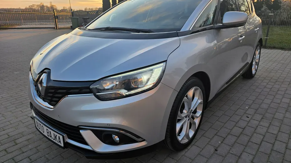 RENAULT Scenic -