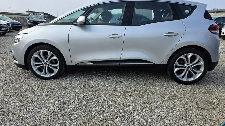 RENAULT Scenic -