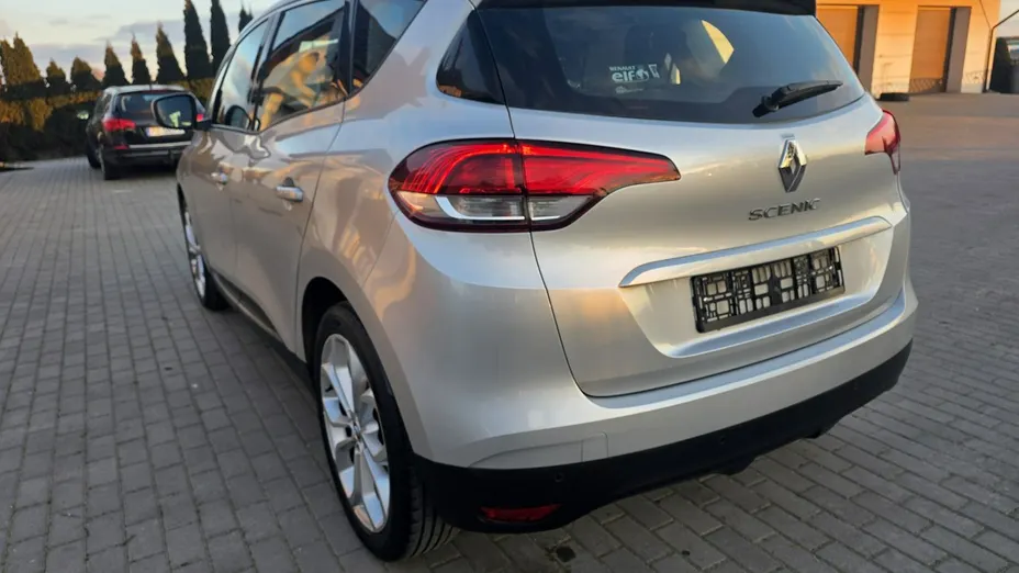 RENAULT Scenic -