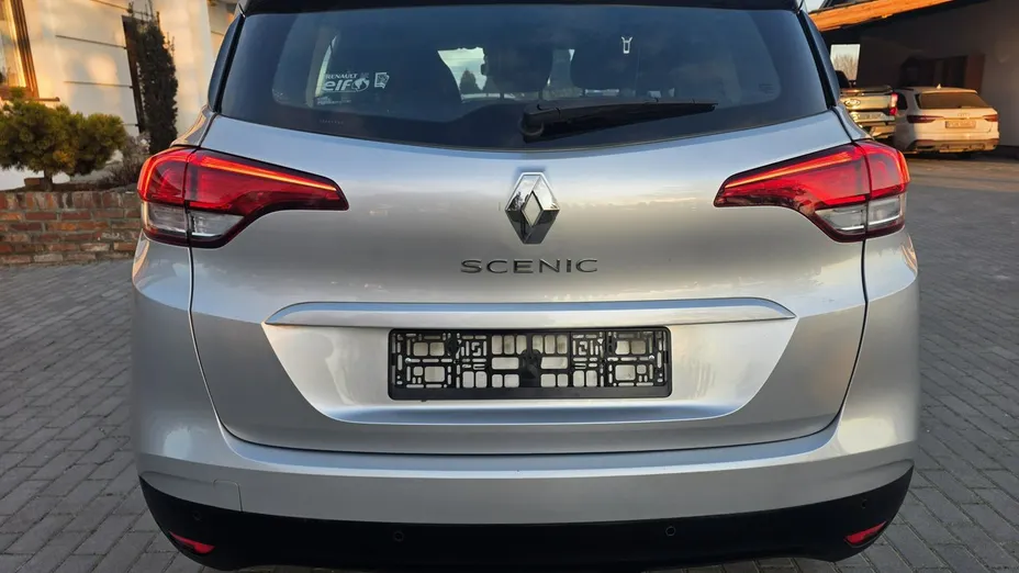 RENAULT Scenic -
