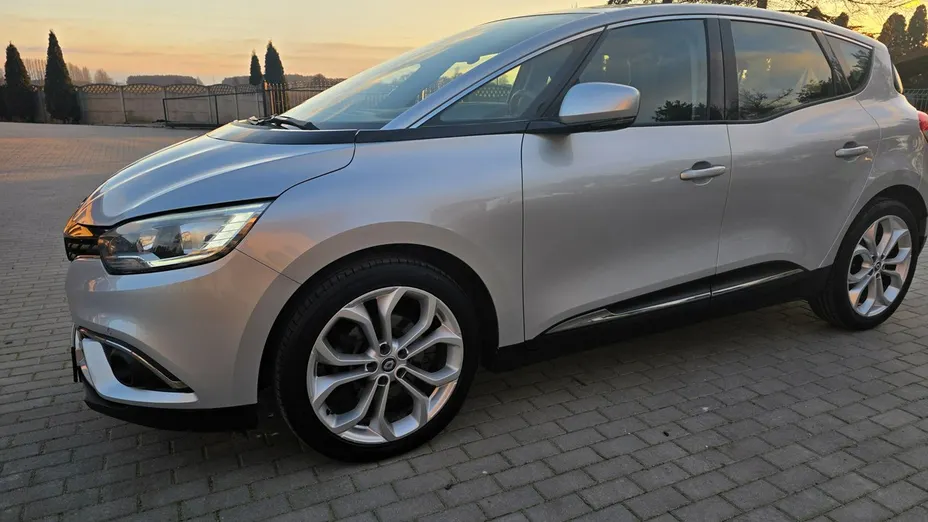 RENAULT Scenic -