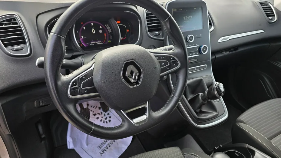RENAULT Scenic -