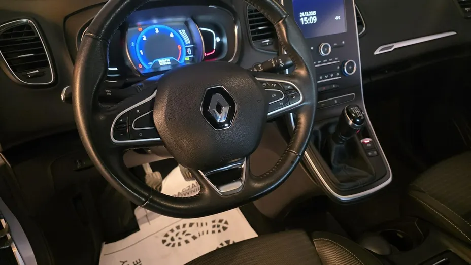 RENAULT Scenic -
