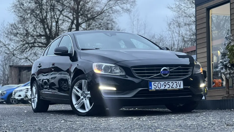VOLVO S60 -