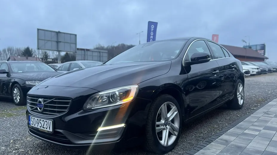 VOLVO S60 -