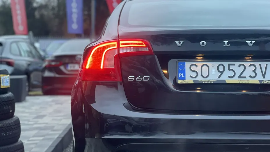 VOLVO S60 -