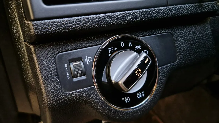 MERCEDES-BENZ C Klasa -