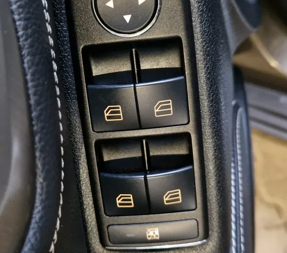 MERCEDES-BENZ C Klasa -