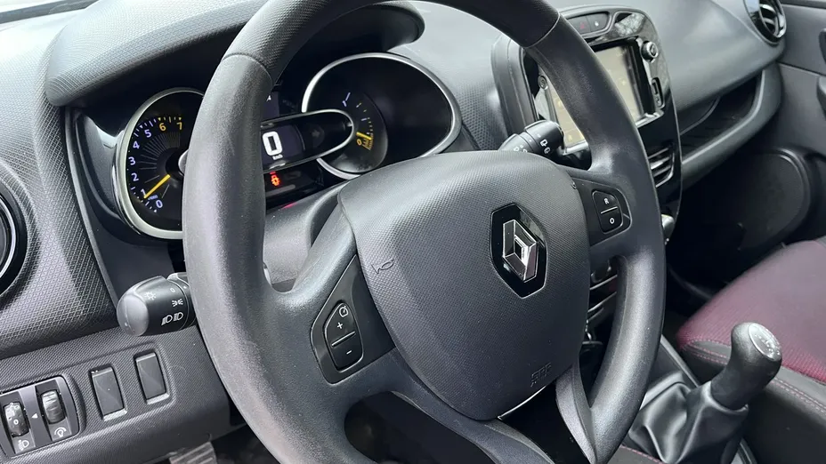RENAULT Clio -