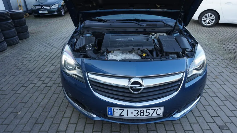 OPEL Insignia -