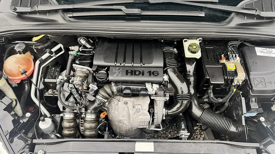 PEUGEOT 308 -
