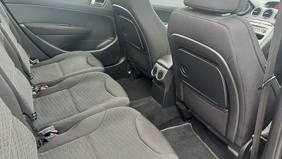 PEUGEOT 308 -