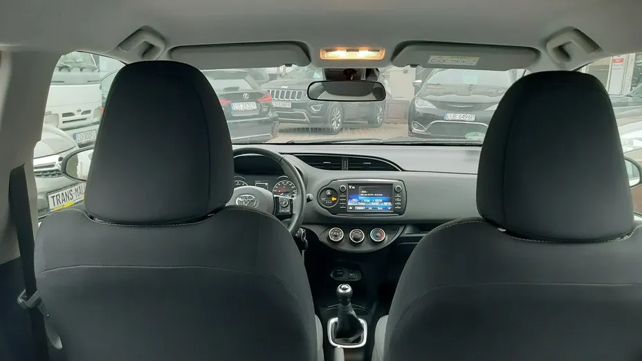 TOYOTA Yaris -