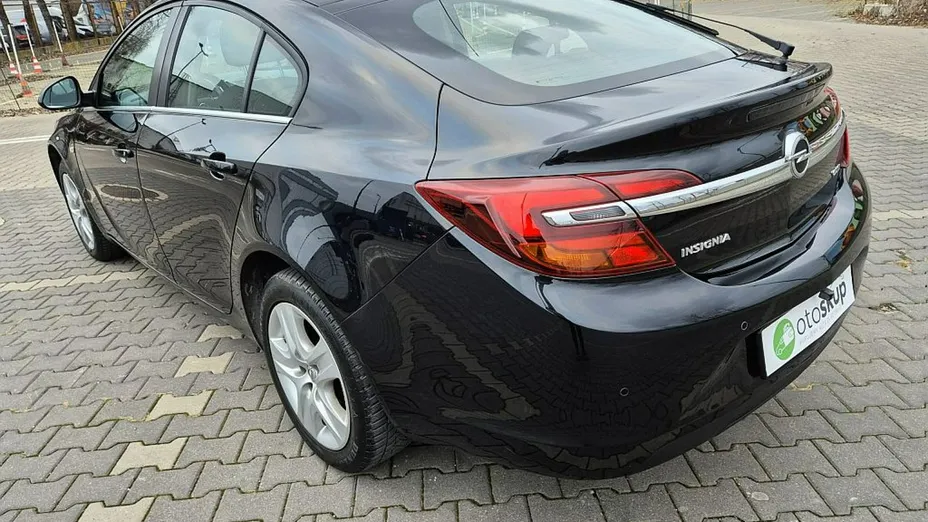 OPEL Insignia -