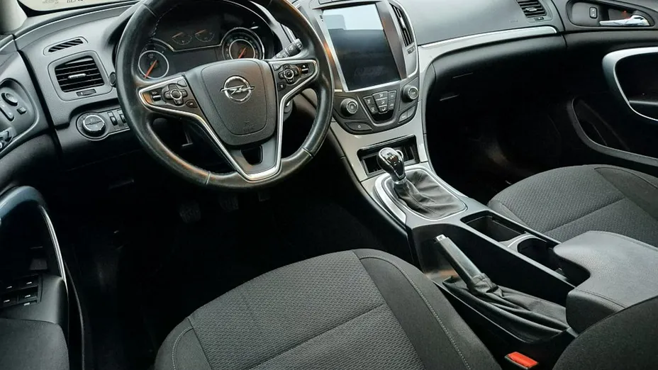 OPEL Insignia -