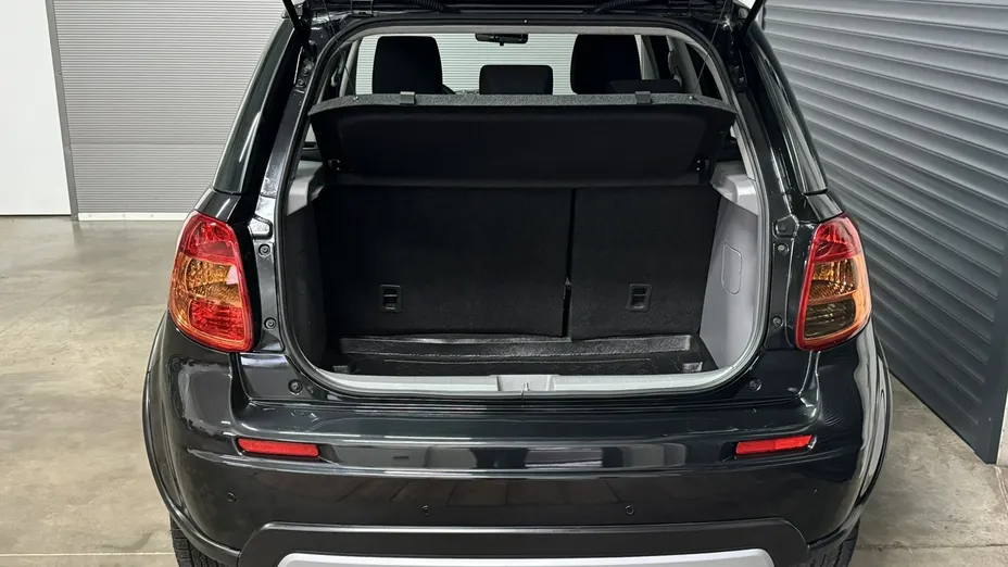 SUZUKI SX4 -