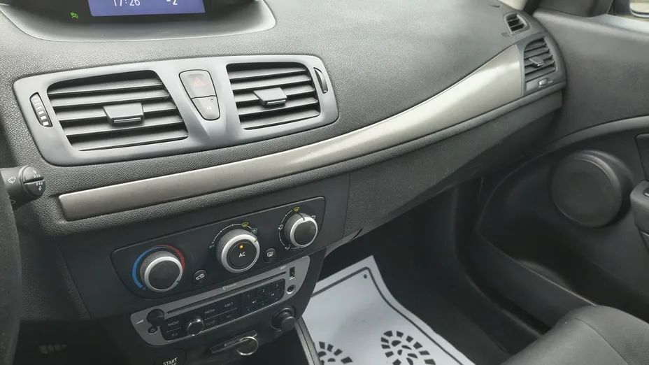 RENAULT Megane -