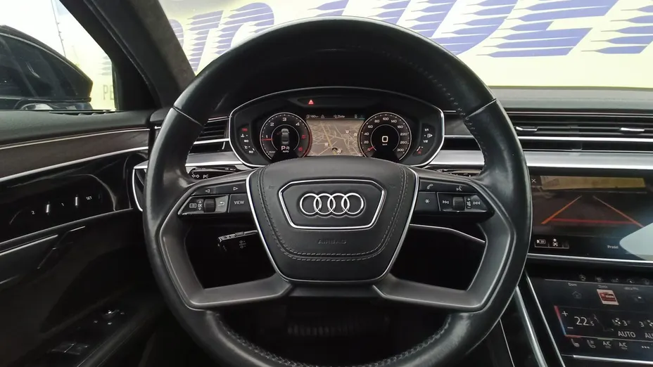 AUDI A8 -