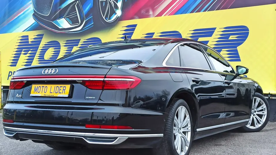 AUDI A8 -