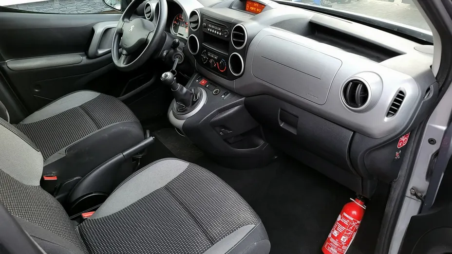 PEUGEOT Partner -