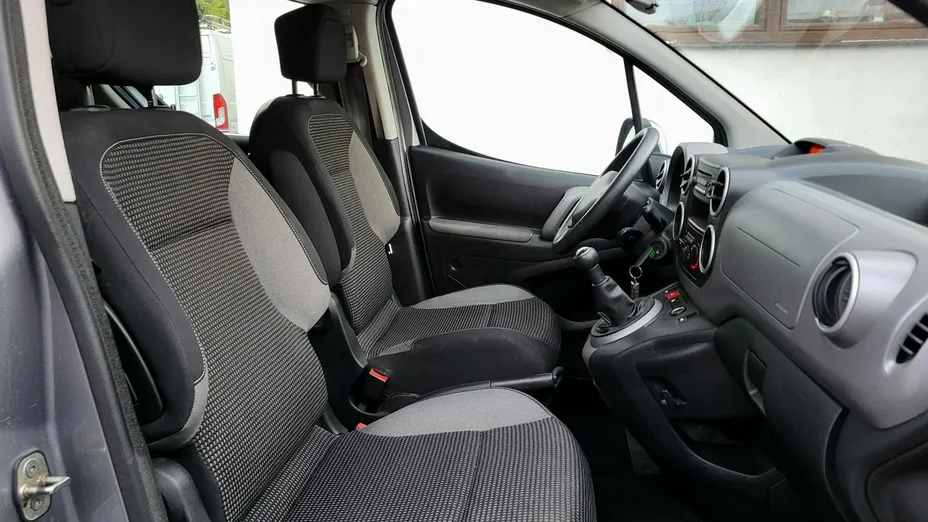 PEUGEOT Partner -