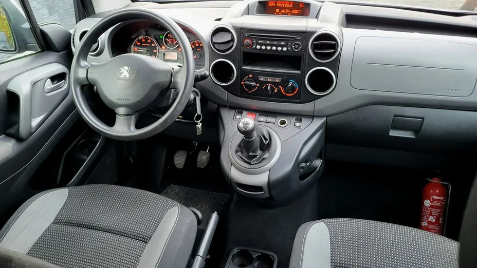 PEUGEOT Partner -