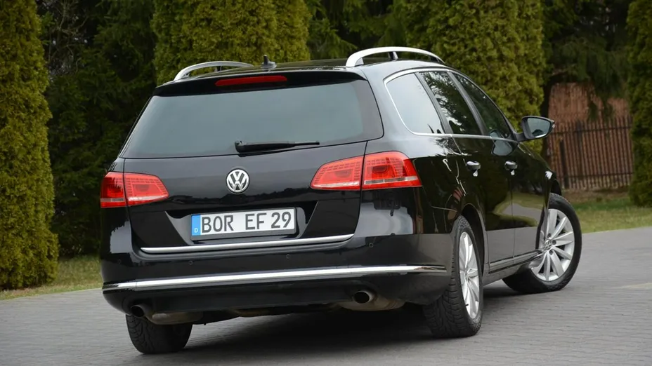 VOLKSWAGEN Passat -
