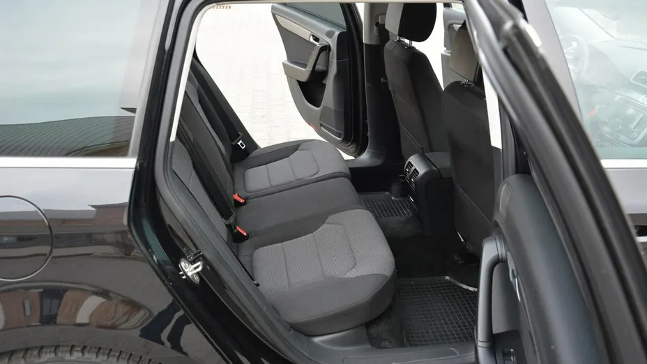 VOLKSWAGEN Passat -