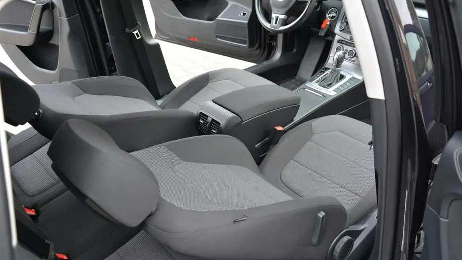 VOLKSWAGEN Passat -
