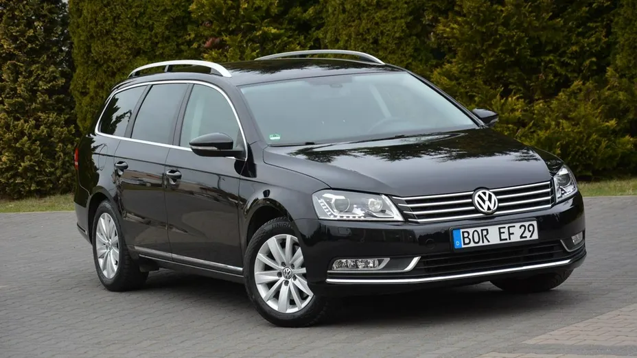 VOLKSWAGEN Passat -