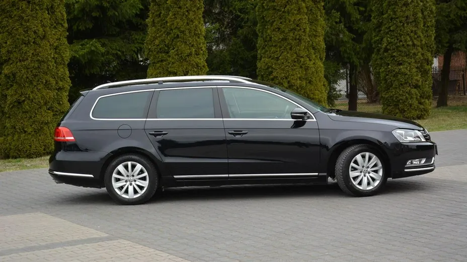 VOLKSWAGEN Passat -