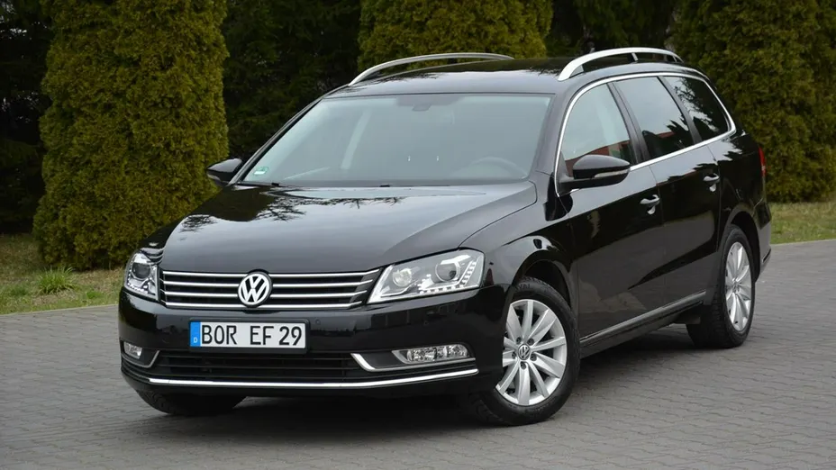 VOLKSWAGEN Passat -