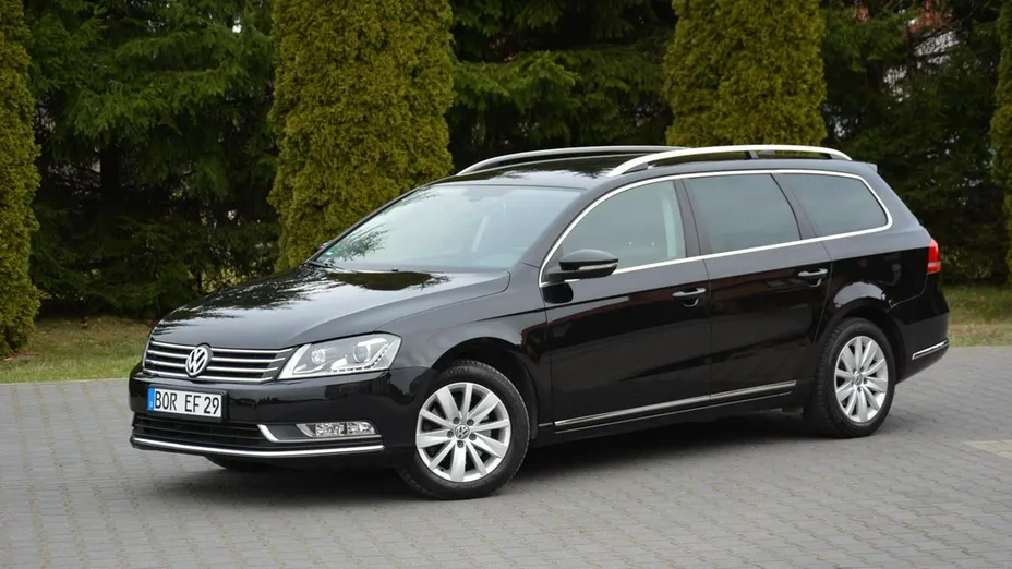 VOLKSWAGEN Passat -