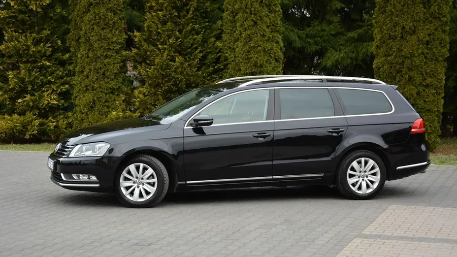 VOLKSWAGEN Passat -