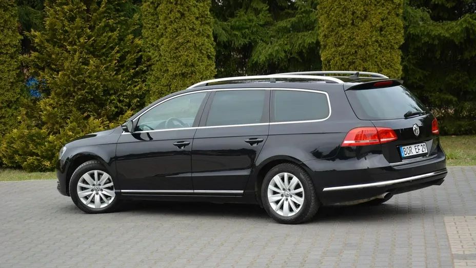 VOLKSWAGEN Passat -