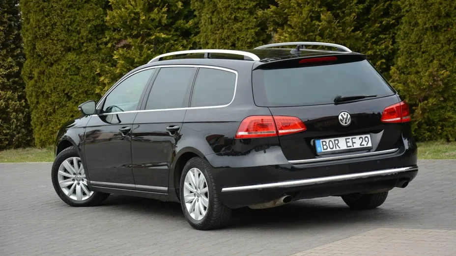 VOLKSWAGEN Passat -