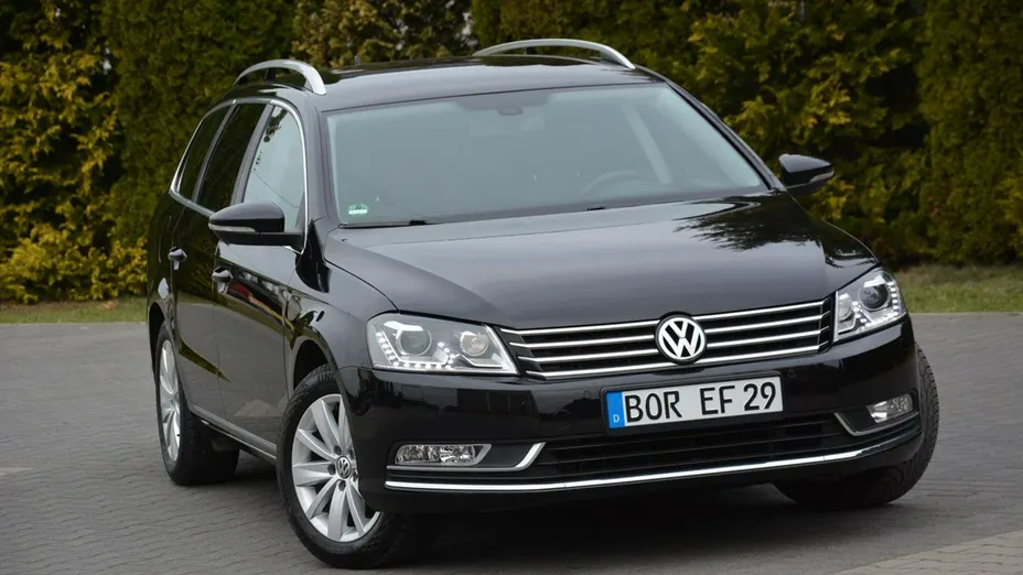 VOLKSWAGEN Passat -