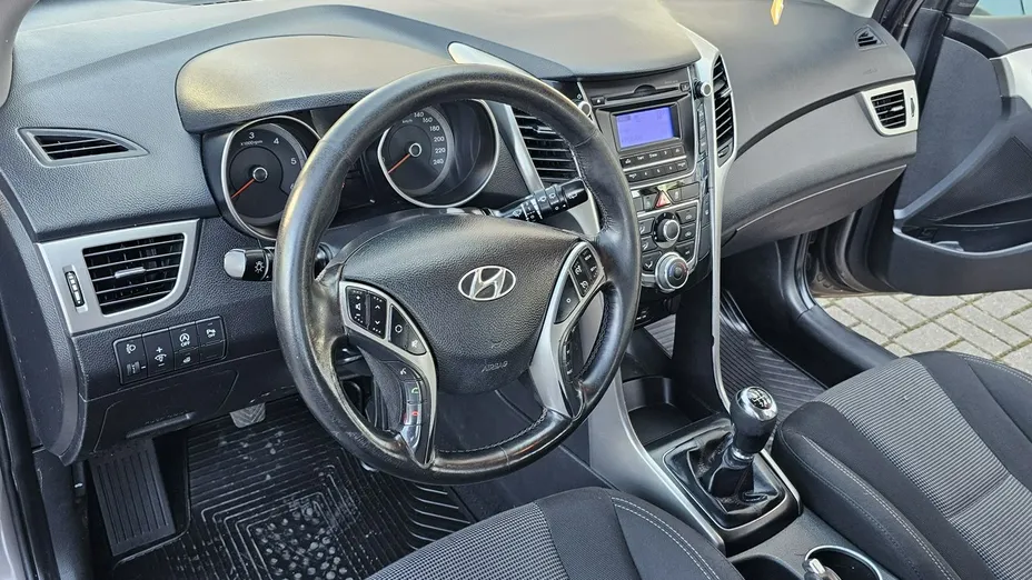 HYUNDAI i30 -