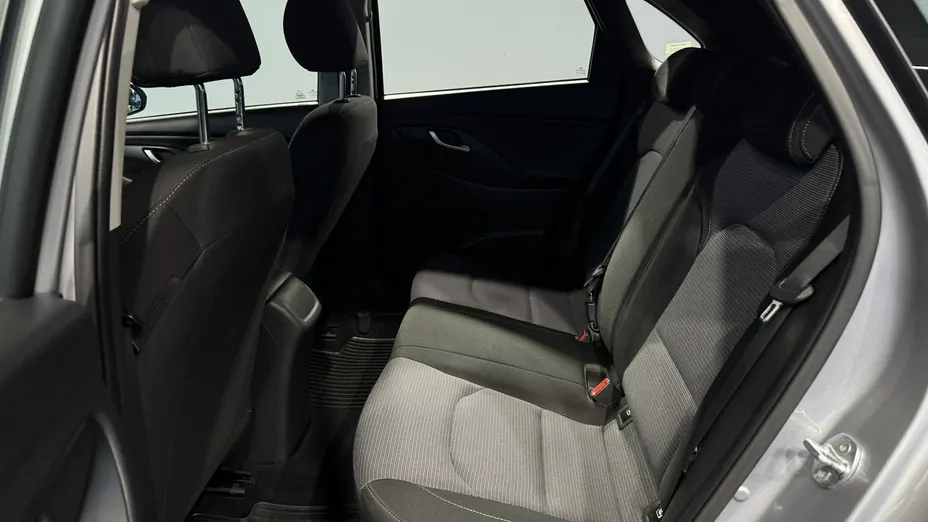 HYUNDAI i30 i30 1.5 DPI Classic +