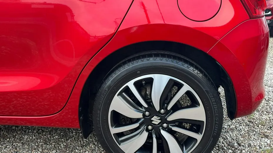 SUZUKI Swift -