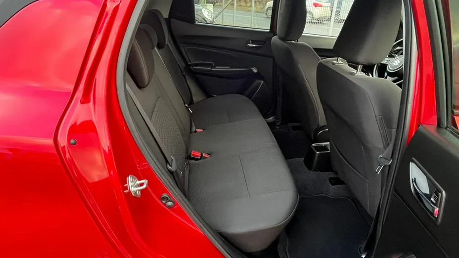 SUZUKI Swift -