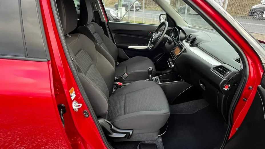 SUZUKI Swift -