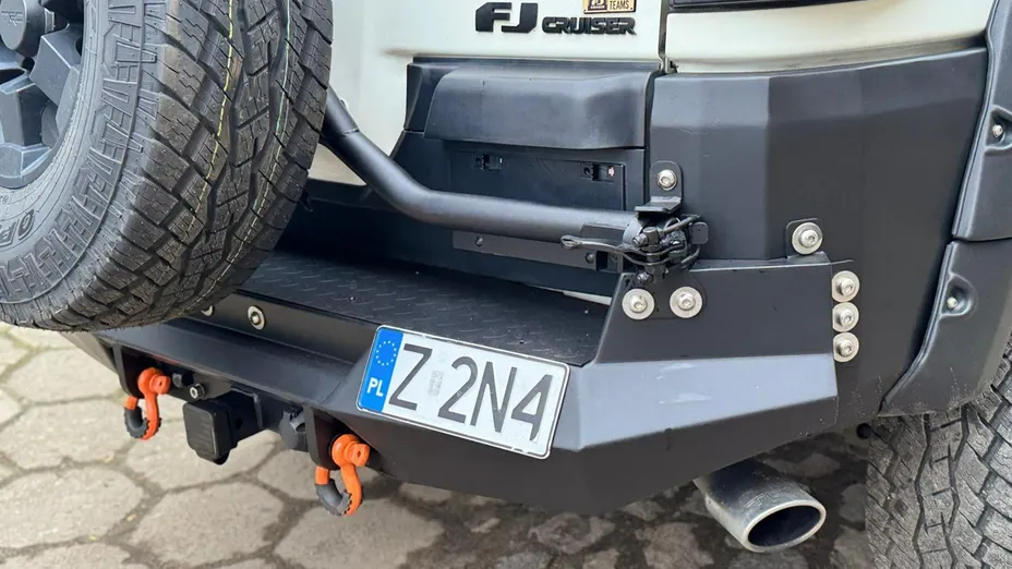TOYOTA FJ Cruiser -