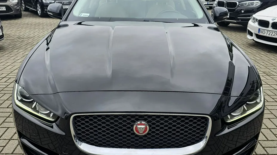 JAGUAR XE -