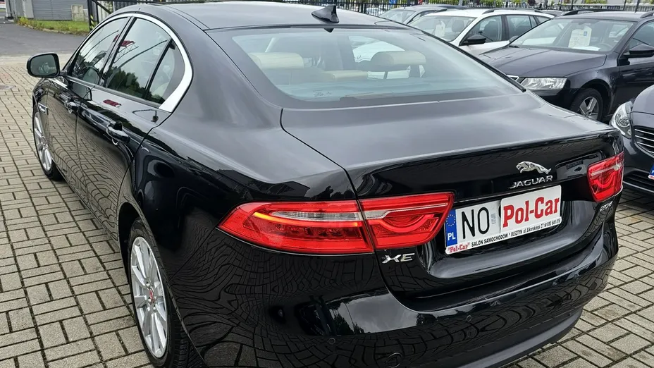 JAGUAR XE -